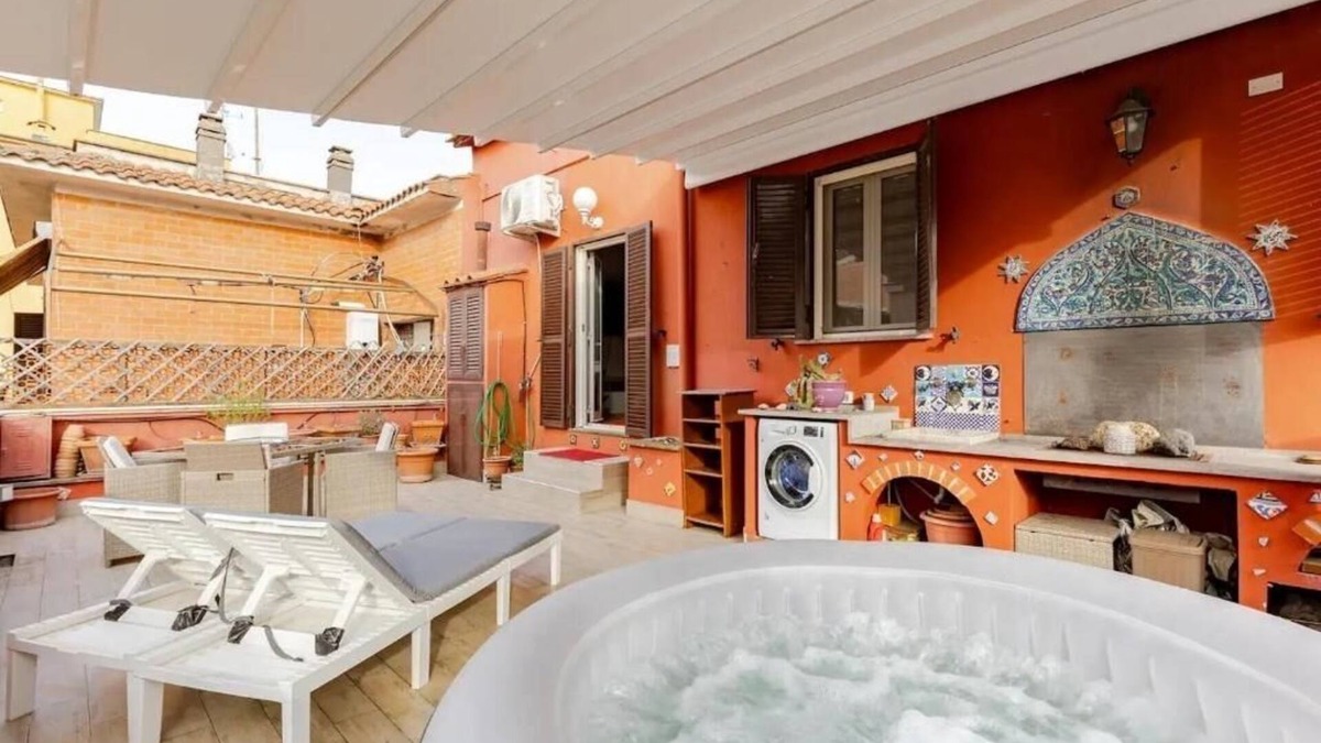 Zona LIII Tomba di Nerone House | Terrace of Love