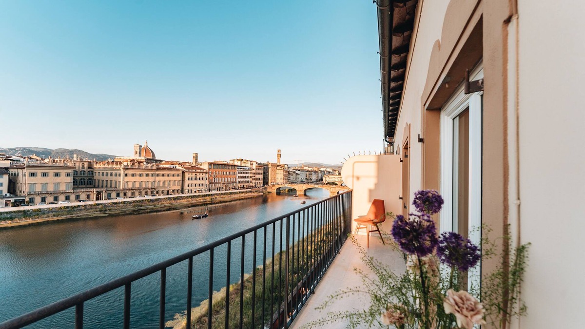 Santa Maria Novella Apartment | Terrace on Arno River in Florence
