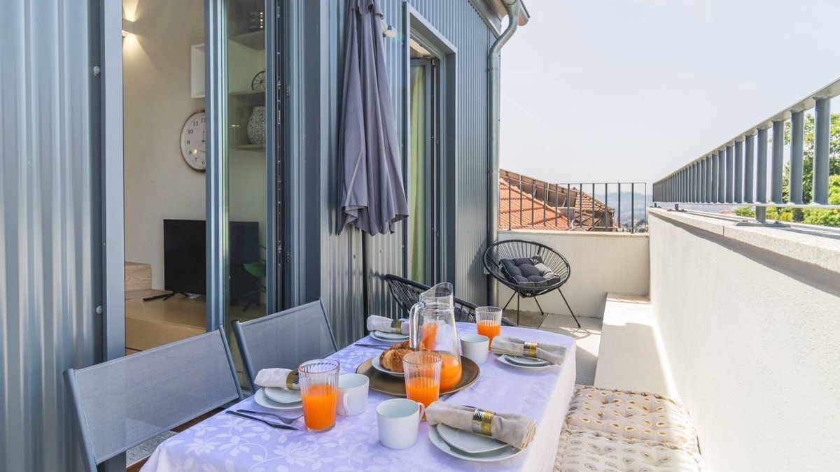 Centro / Baixa Apartment | Terrace Pool Apartment Oporto by LovelyStay
