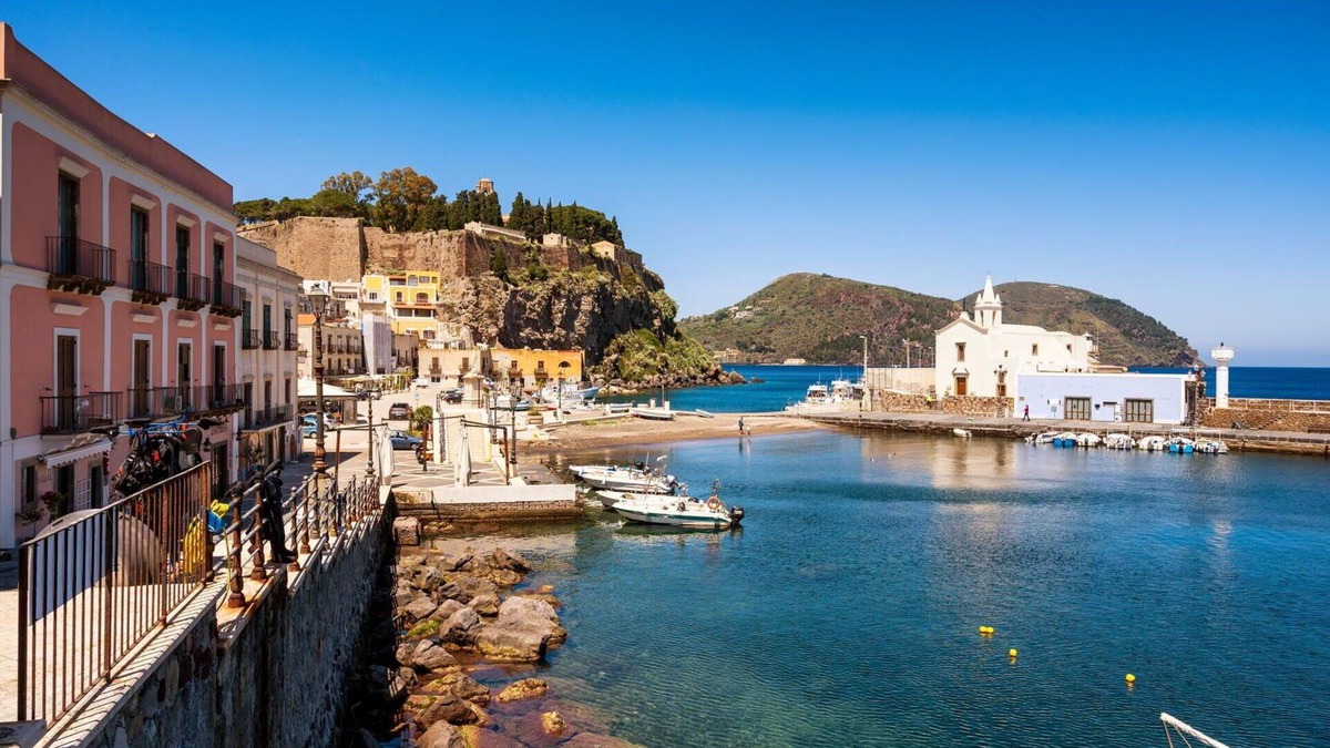 Lipari Historic Centre Apartment | Terrace Sea View Apartment By Halldis