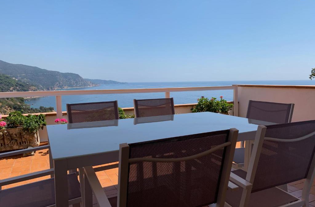 Salionc Apartment | ⭑ Terrace + Sea views + Private Beach. What else? ⭑