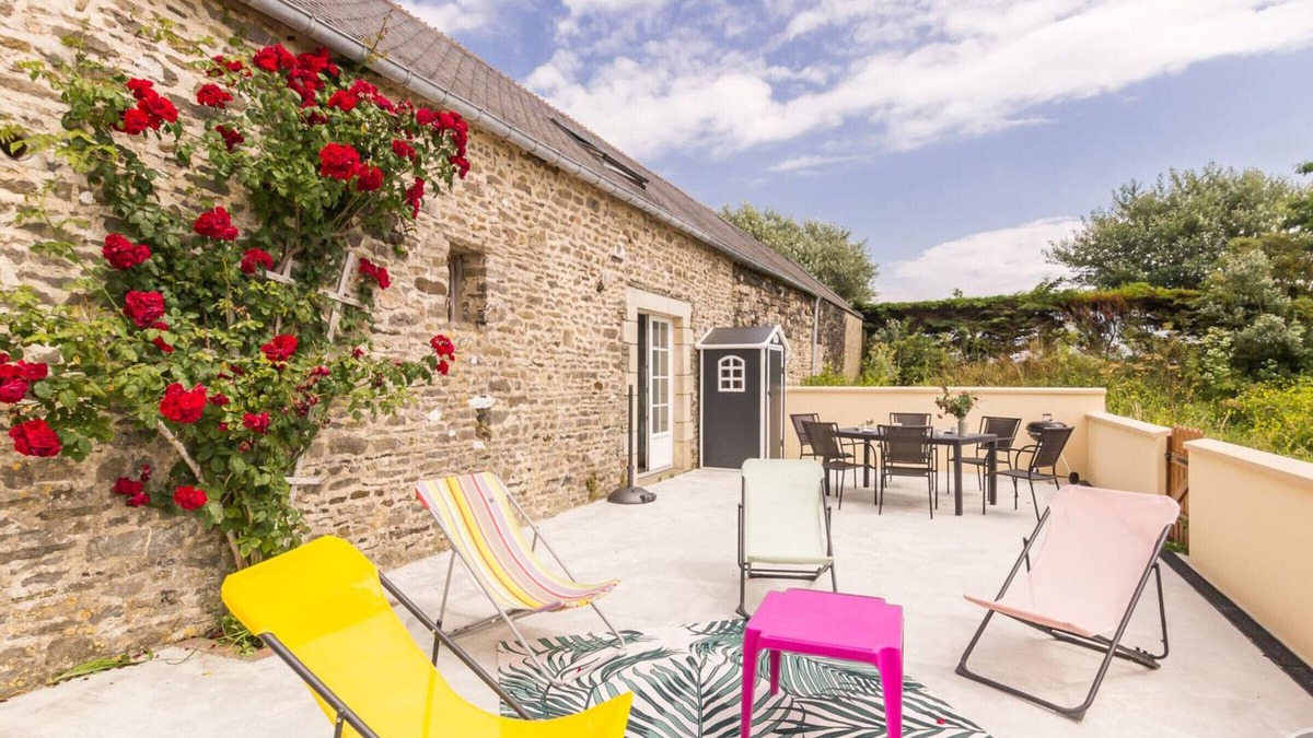 Barneville-Carteret Cottage | Terraced house with terrace, pets allowed