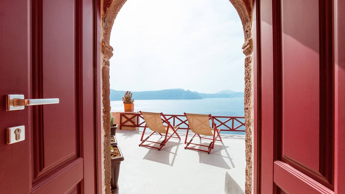 Oia House | Terracotta Cave House (1)