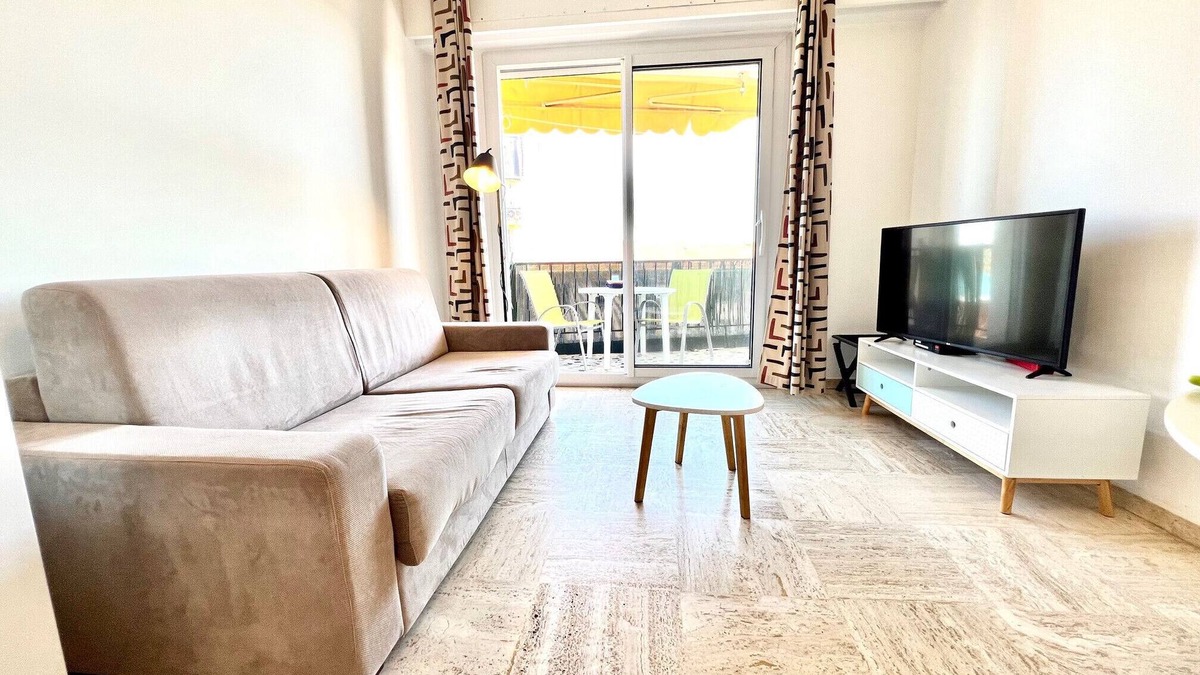 La Californie Apartment | Terrasse Bougainvillees