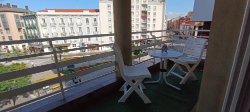 Aviles Apartment | Terraza Centro Ciudad - Parking Vigilado 24h