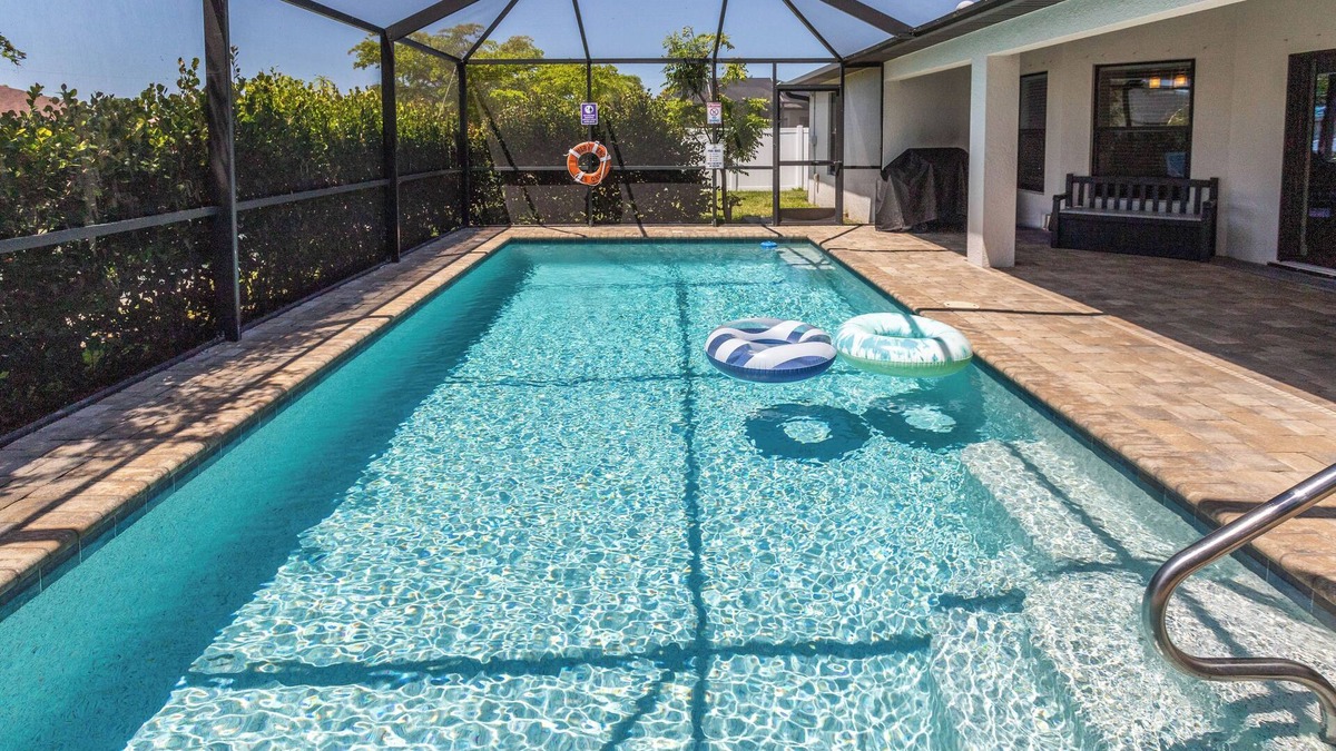 Cape Coral House | Terrific 4-bedroom house with heated pool in Cape Coral