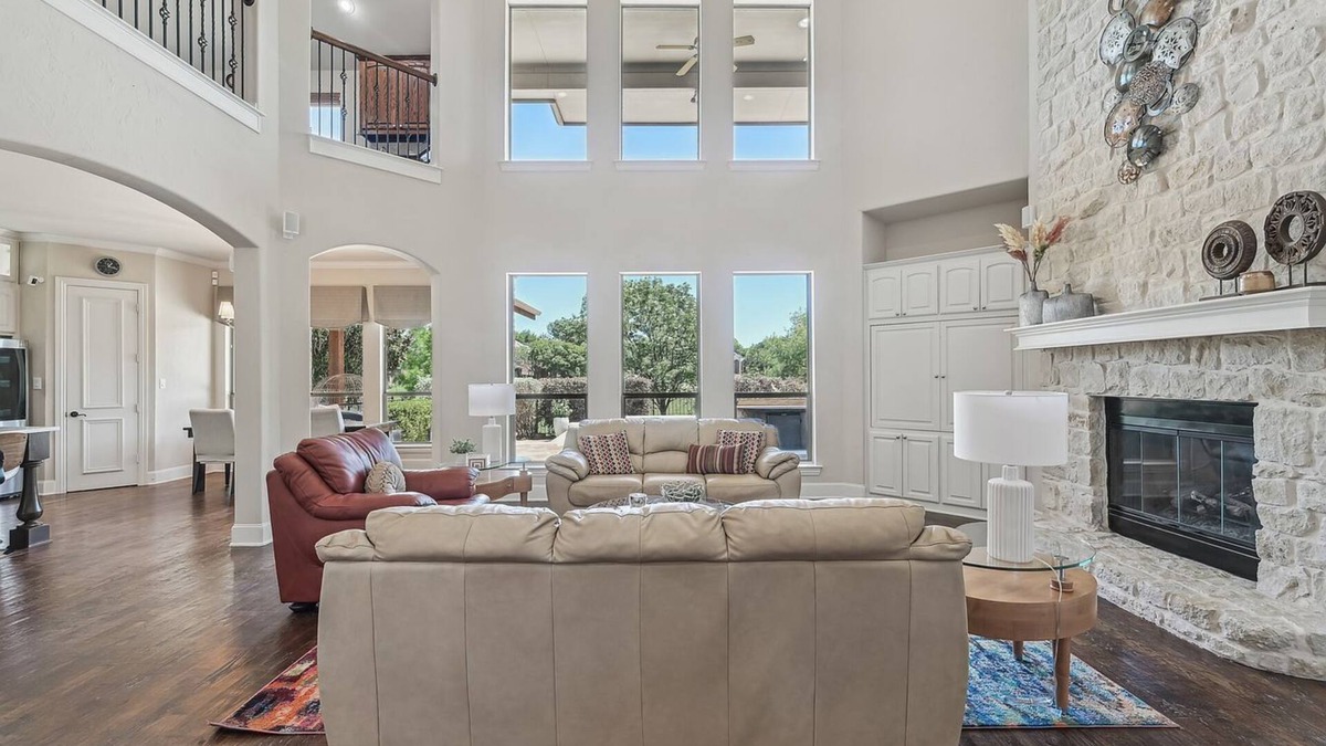 Frisco House | Terrific 5-bedroom house with heated spa pool in Frisco