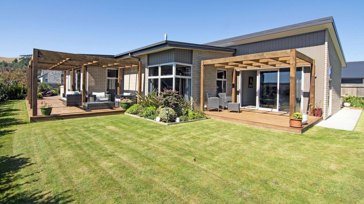 Blenheim House | Terrific on Taylor - Blenheim Holiday Home