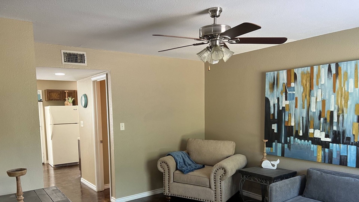 Longview House | Terrific Townhome!