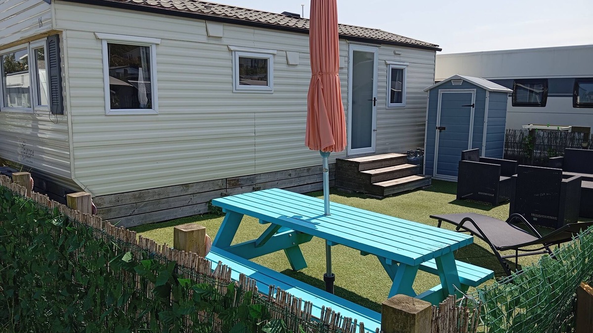 IJmuiden Ski Chalet | Terry Dimension: 7.50 x 3.10 Chalet