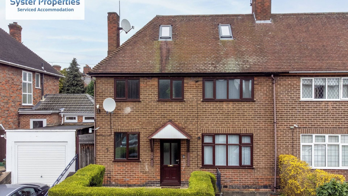 Leicester House | Tetuan House - Large home for family | Groups | Work - Sleeps 13