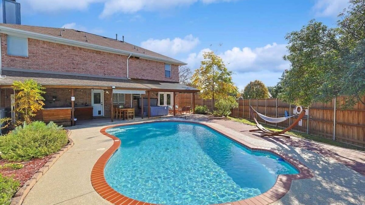 Rowlett House | Texan 5/3 Oasis - Hot tub, Pool, Cinema Room