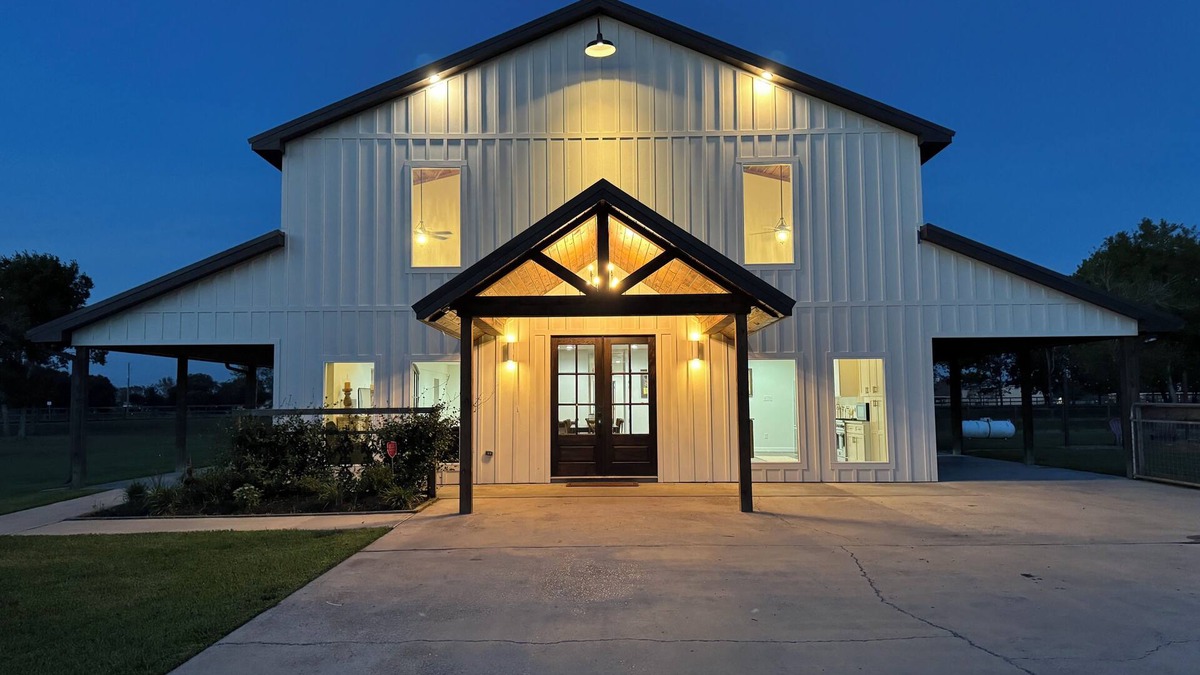 Santa Fe House | Texas Barn home
