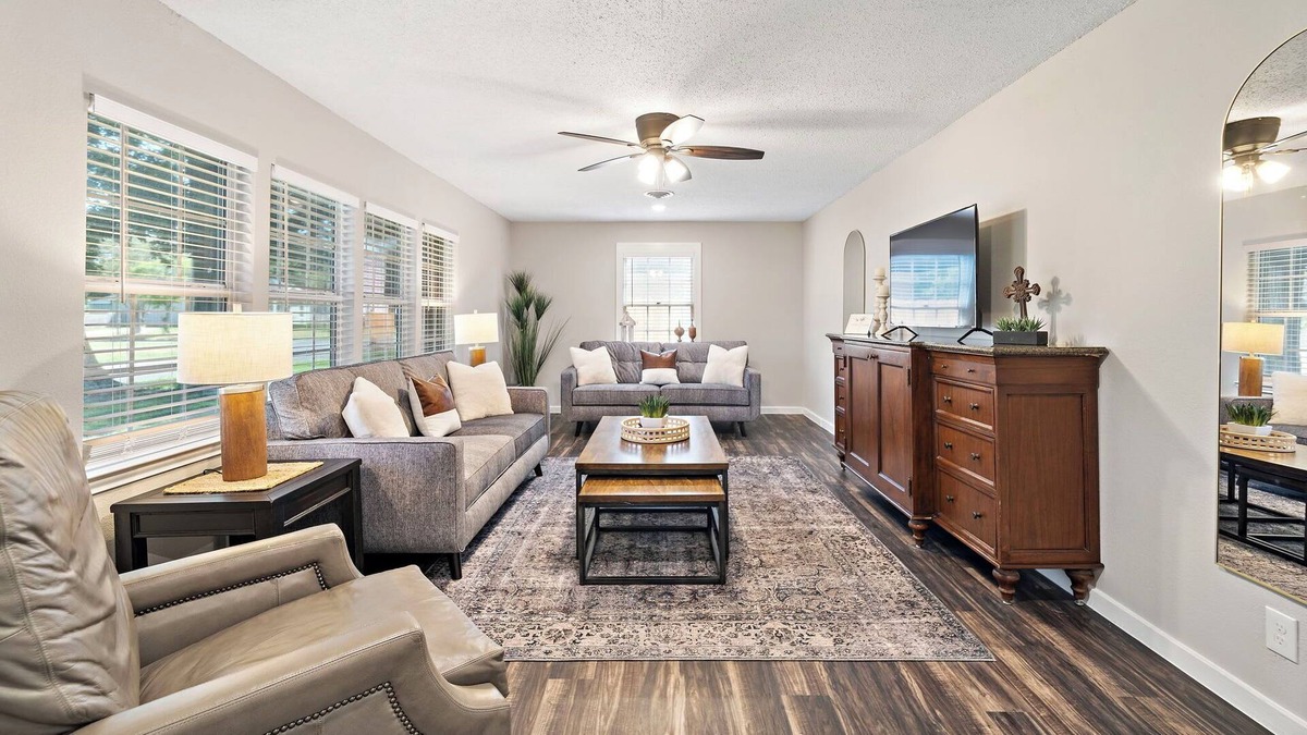 Texas City House | Texas City Home| Super Fast WIFI| Super Host| Close to Kemah & Galveston