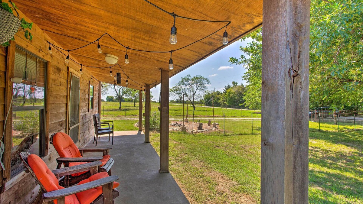Collinsville Cabin | Texas Countryside Retreat on 130 Acres!