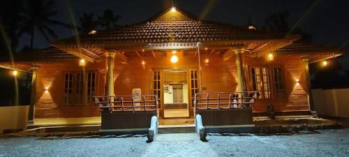 Thiruvananthapuram House | Texas Heritage Guest house 4 Bedrooms