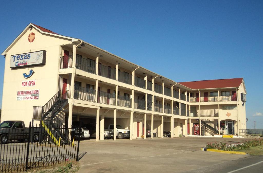 Waxahachie Hotel | Texas Inn Waxahachie