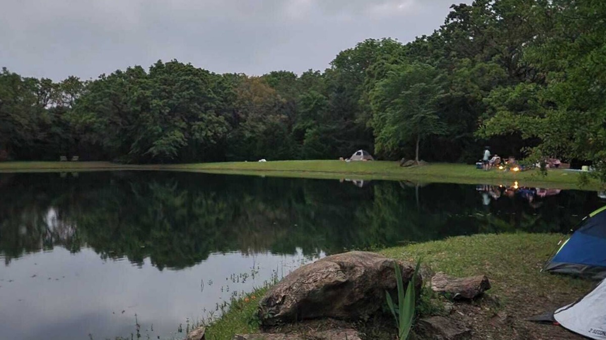 Elmo RV Rental | Texas Safari Camp-Tent & Tree House Retreat
