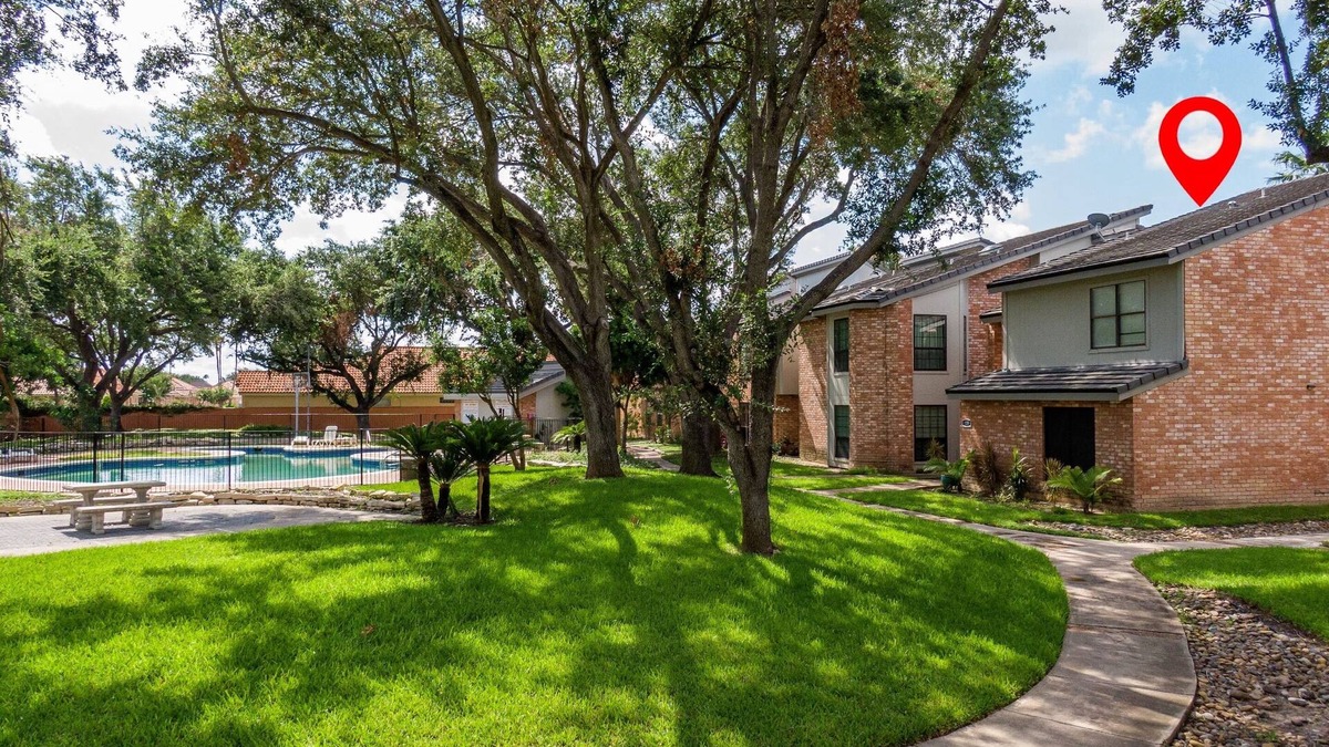 McAllen House | Texas-Sized Comfort w/Pool Near DHR- Sleeps 14