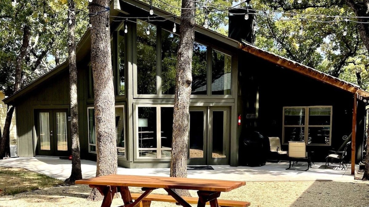 Gordonville House | Texoma Tango Cabin by Lake and Beach