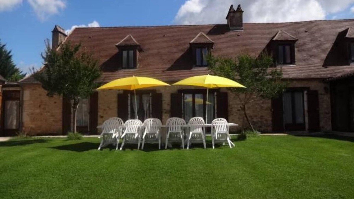 Rouffignac-Saint-Cernin-de-Reilhac House | (Text automatically translated) House furnished character the character ancienneMaison