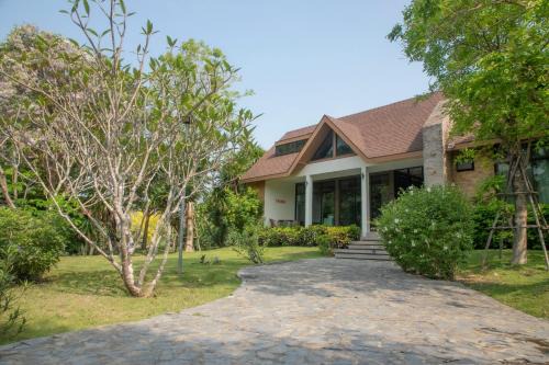 Nong Sarai House | THAN KhaoYai Pak Chong 2-7 ppl & Private Lake