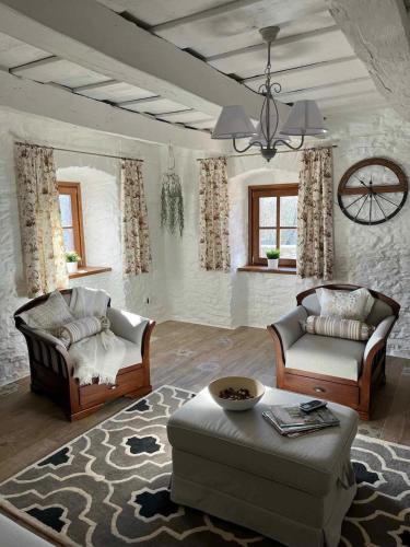 Dorgicse House | Thatched cottage