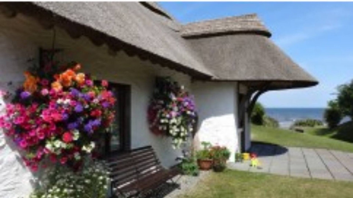 Bettystown House | Thatcher’s Rest Cottage