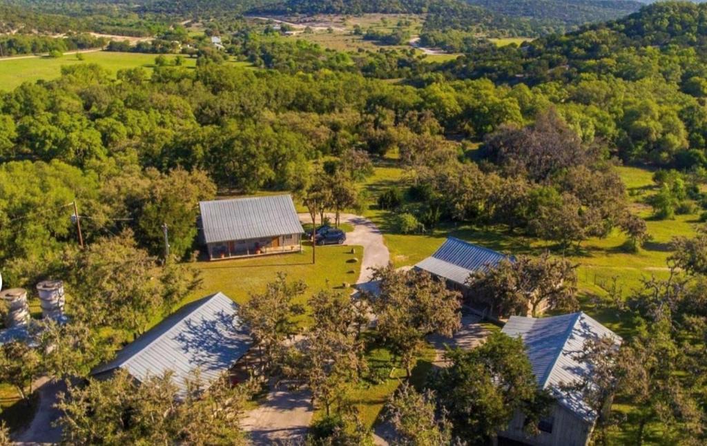 Bandera Bed & Breakfast | The 1077 Hill Country Venue