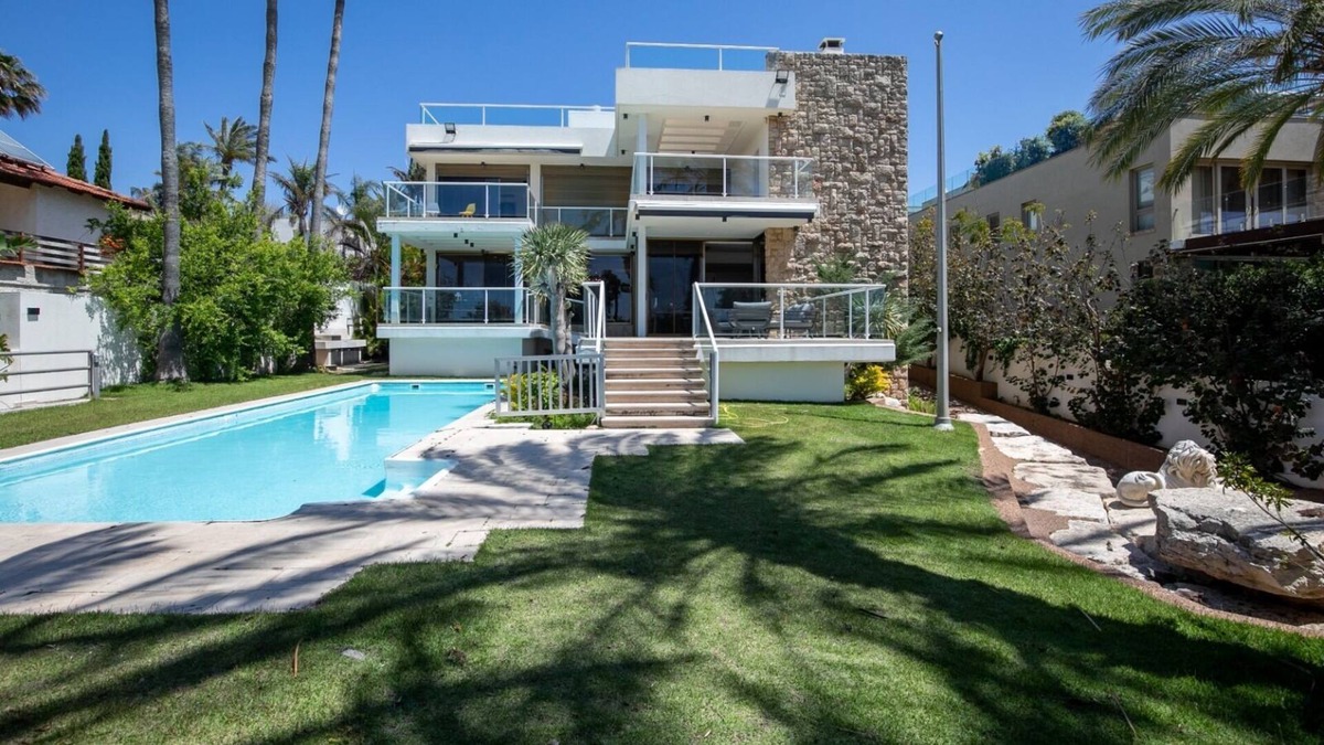 Herzliya Pituach Villa | ♦The 3 Palm Villa♦