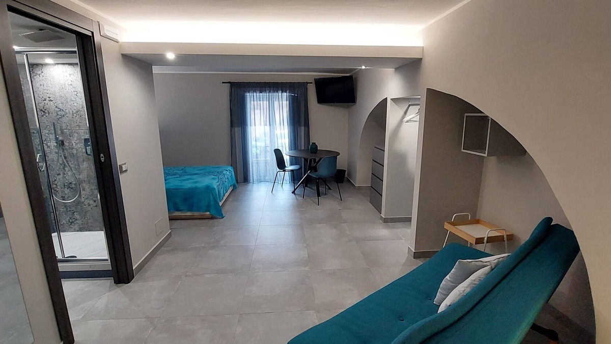 Old Town Condo | The 3 Principi Garibaldi Suites & Apartment in the center, a few steps from the Duomo