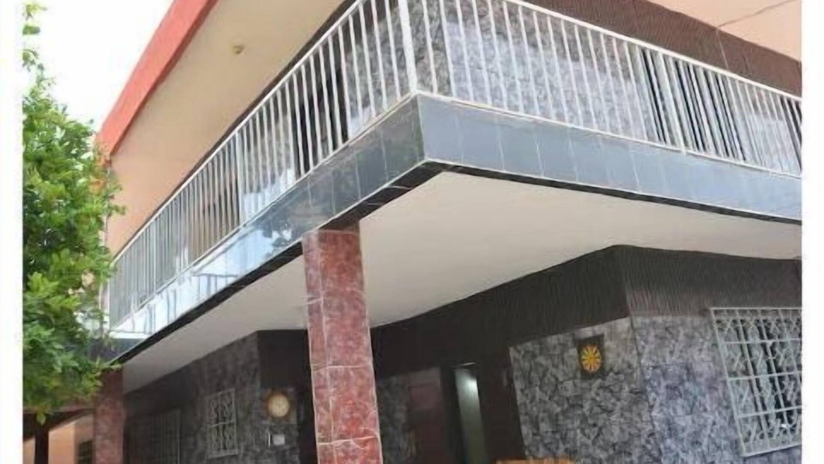 Porto-Novo House | The 6 Roses Full Lower, Comfort, King Beds, Wi-Fi