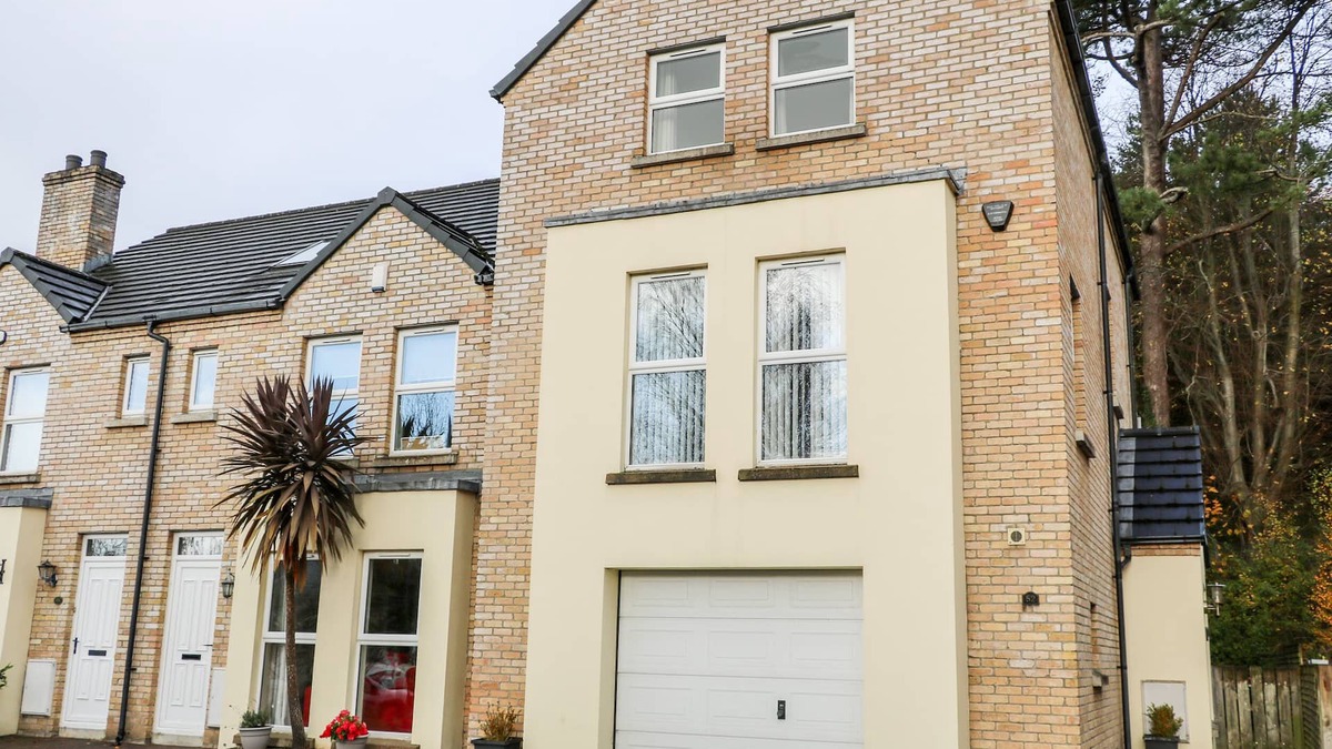 Coleraine House | THE ADMIRAL, pet friendly, with open fire in Coleraine
