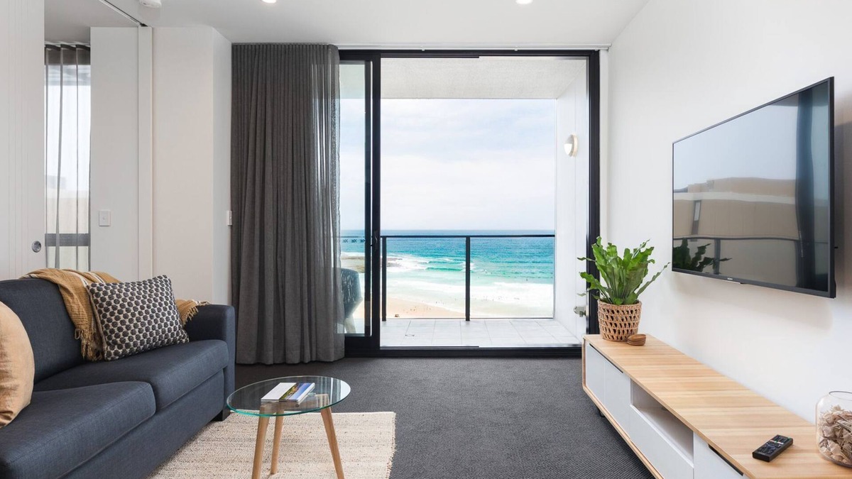 Newcastle Apartment | The Aire - one bedroom apartment overlooking Newcastle Beach