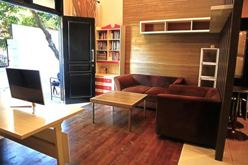 Surabaya House | The Al's By ZIRI - Syariah