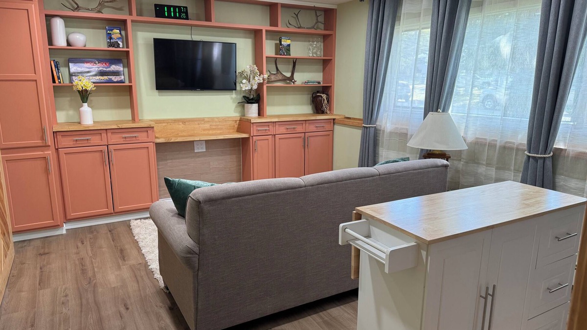 Northeast Anchorage Apartment | The Alaska Life Suite