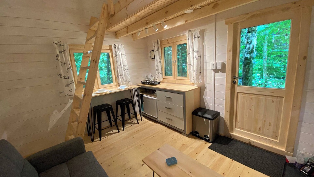 Faraday Cabin | The Albion - A Cabin Nestled in Nature