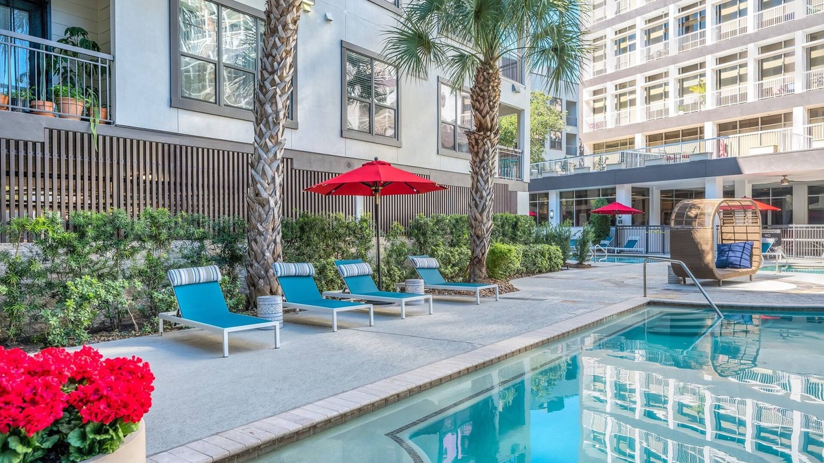 Houston Apartment | The Amari Luxury Mid-Rise w/Pool, Gym, & Theater