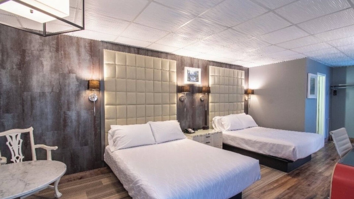 Superior Hotel | The Androy Hotel - Superior Duluth