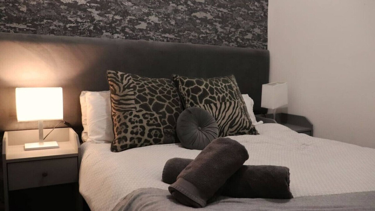 Anfield Cabin | The Anfield View B&B - 9 Bed Room