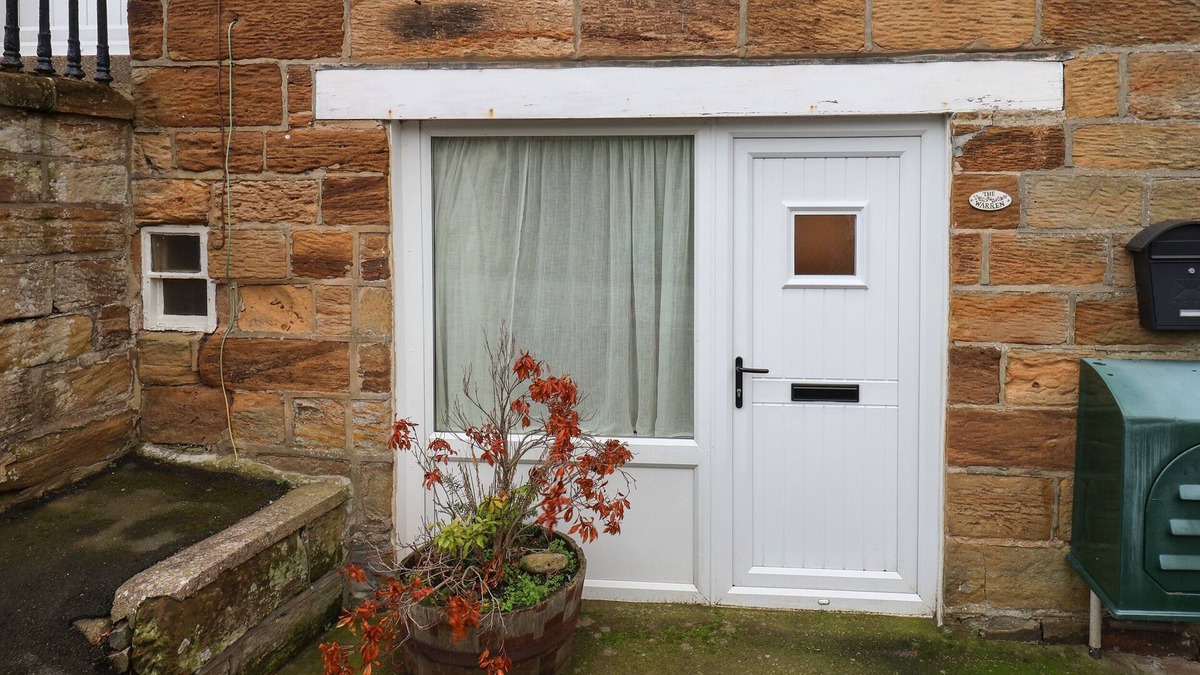 Hinderwell Cottage | THE APARTMENT AT MULGRAVE HOUSE, pet friendly in Staithes