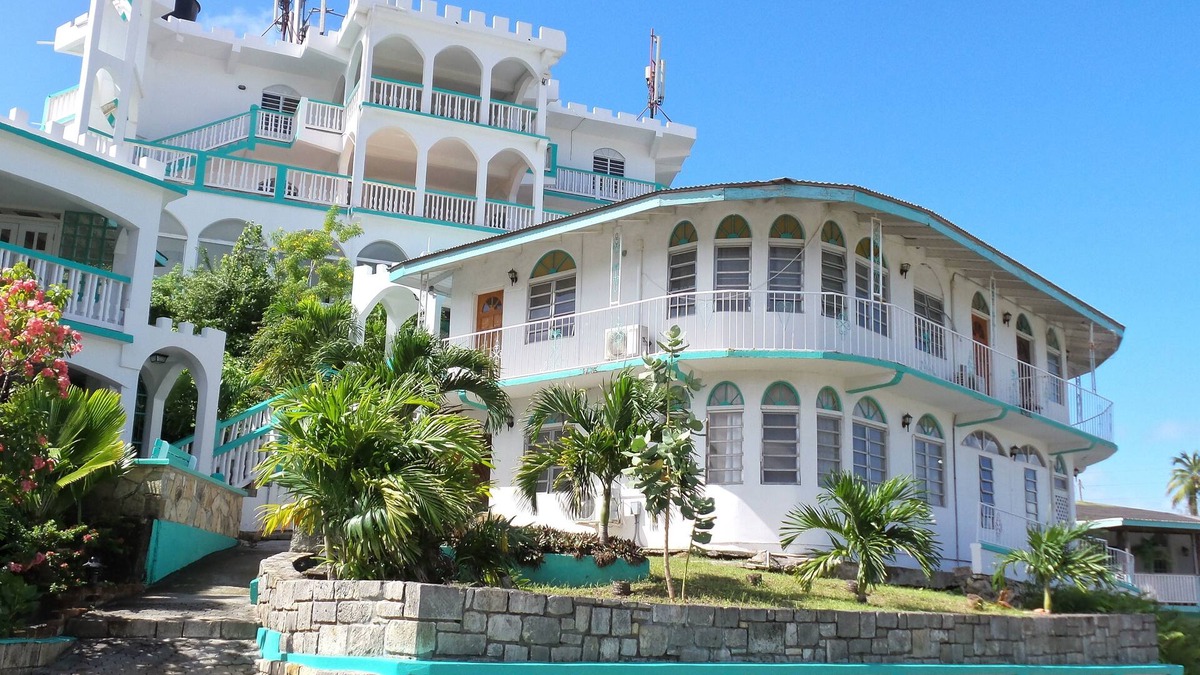 Jolly Harbour Hotel | The Apartments at Jolly Castle