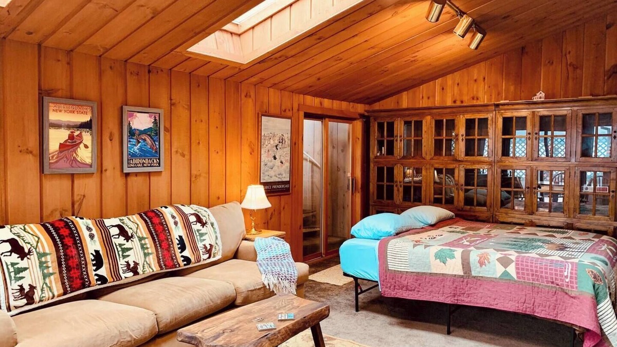 Schroon Lake Apartment | The Apple Tree Lodge One Bedroom Retreat Apt. 2