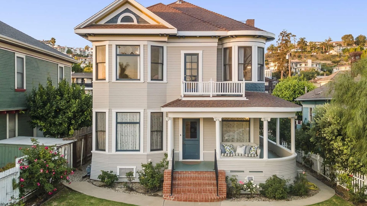 Ventura House | The Arabella House - Charmed Victorian in Historic Downtown Ventura