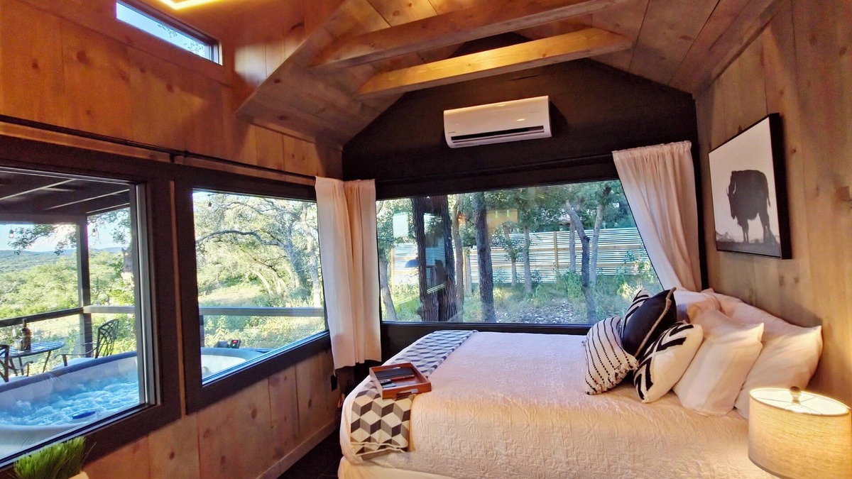 Hondo Cabin | The Arrowhead Cabin