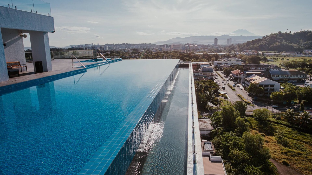 Tanjung Aru Hotel | The Aru Hotel at Aru Suites