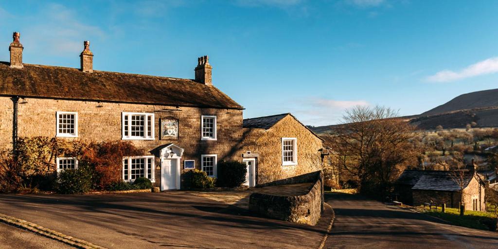 Downham Hotel | The Assheton Arms