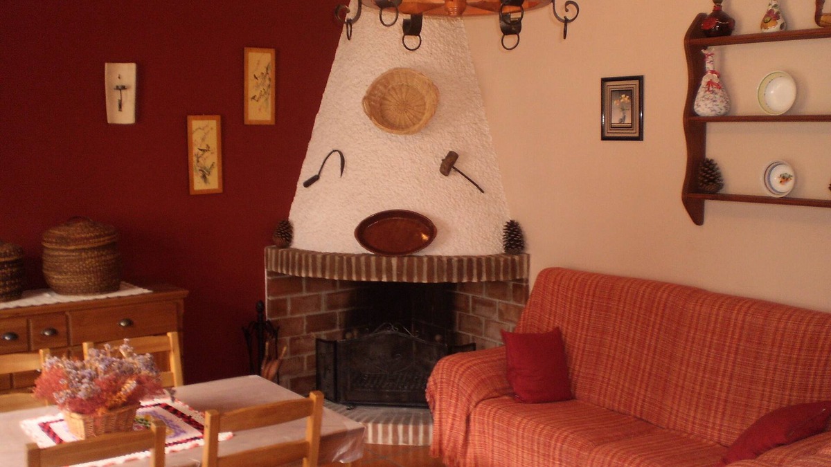 Los Romanes Cottage | The Atalaya de Los Romanes, vacation with stunning views of Lake Viñuela