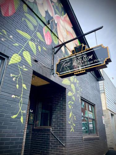 Perryville Hotel | The Atrium - A Boutique Hotel - Suite 12