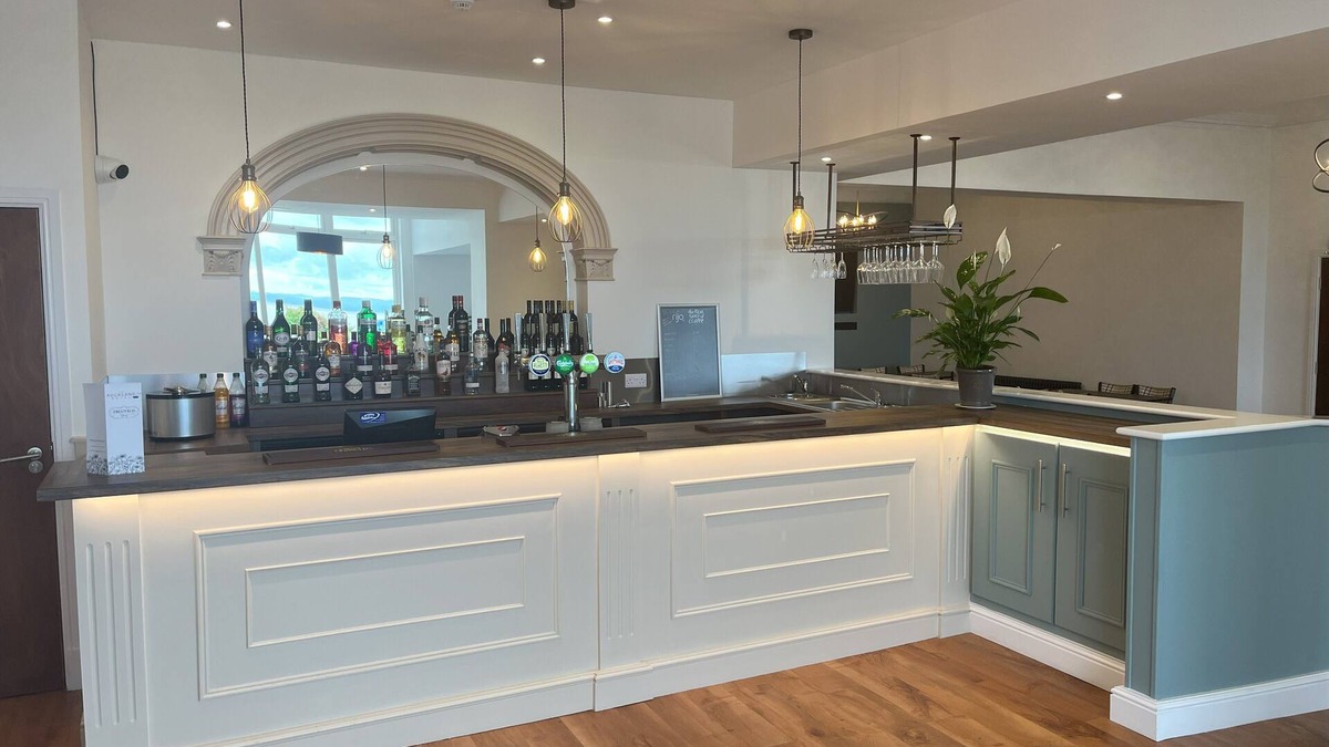 Morecambe Hotel | The Auckland Hotel